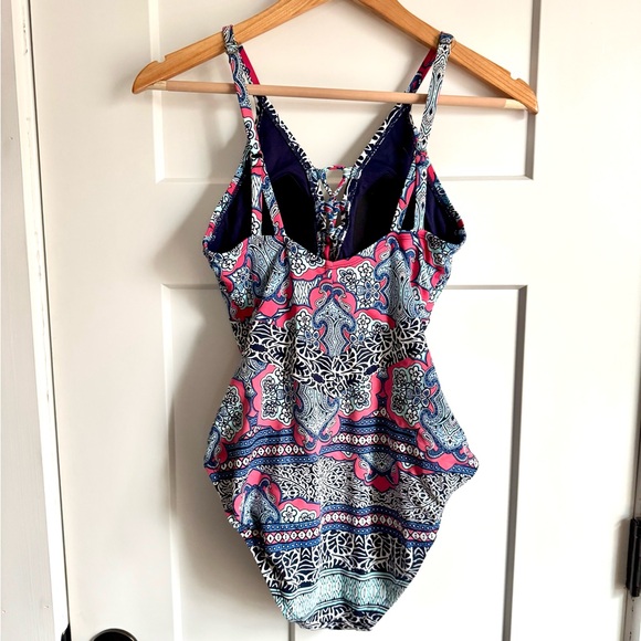 Tommy Bahama One-Piece Swimsuit Size 8 Paisley Print Lace-Up Front - Picture 3 of 8